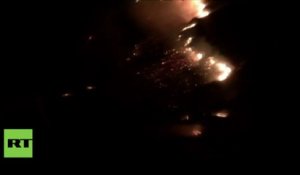 Les flammes dévorent les collines aux environs de Los Angeles