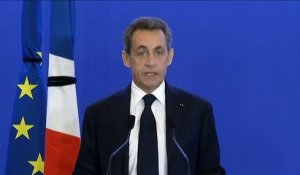 Attentats à Paris: Nicolas Sarkozy réclame des "inflexions majeures"