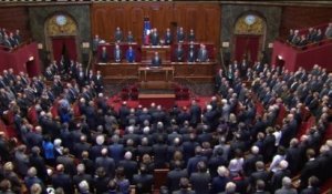 Congrès de Versailles : les parlementaires observent une minute de silence