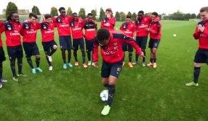 Ismael Bennacer et les jeunes d'Arsenal: jeux techniques avec Thierry Henry