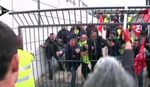 Violences chez Air France : cinq salariés comparaissent devant la justice