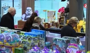 Attentats de Paris : les clients reviennent dans les boutiques