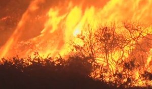 L'incendie qui ravage la côte californienne à travers les télés américaines