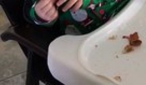 La Video De Ce Bebe En Train De Manger Sa Premiere Glace Vous Fera Certainement Rire Sur Orange Videos