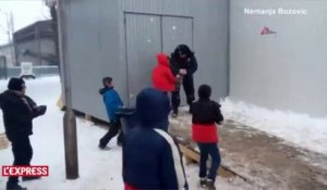 Serbie: bataille de boules de neige entre enfants migrants et policiers