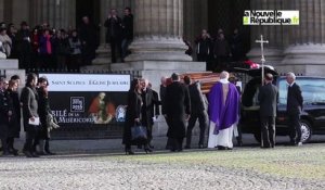 VIDEO (41) Dernier hommage à Michel Delpech à Paris