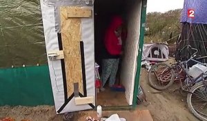 Calais : des containers aménagés pour accueillir les familles de migrants