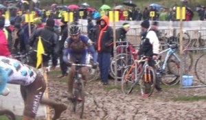 Championnat de France de cyclo-cross 2016 : Les Elites au poste de dépannage