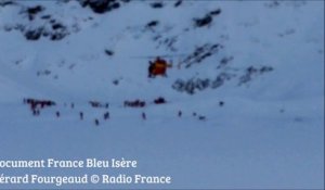 Avalanche mortelle aux Deux-Alpes : les secouristes sur place après la coulée