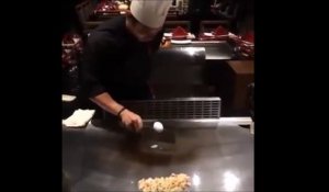 Un chef japonais s'amuse avec un oeuf... Quel talent