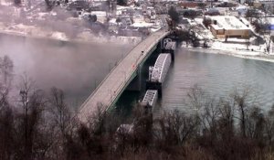 Pennsylvanie: démolition d'un pont de plus d'un siècle en quelques secondes
