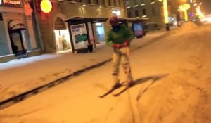 Faire du ski tracté dans les rues de Saint-Pétersbourg