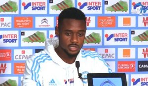 Nkoulou : "On n'a pas les mêmes politiques"
