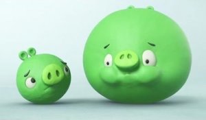 Crazy Green Piggies playing holding breath