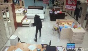 Un russe tente de voler un ordinateur portable dans un magasin