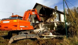 Criel/Mer : destruction d'une maison en bord de falaise