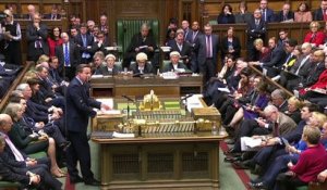 Devant le Parlement, Cameron entre en campagne contre le Brexit