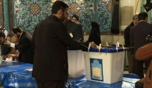 Les Iraniens aux urnes, pour ou contre la poursuite de l'ouverture