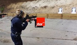 Les instructeurs de la Préfecture de Police de Paris testent les nouvelles armes lourdes