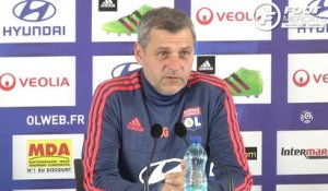 OL : Genesio prend la défense de Valbuena