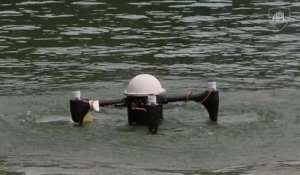 Ce Drone qui décolle sous l'eau est votre futur jouet préféré !