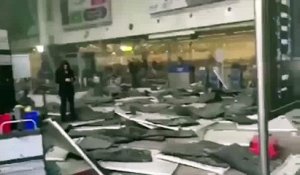 Belgique: Vidéo à l'intérieur de l'aéroport Zaventem de Bruxelles après l'explosion