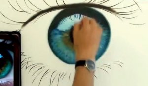 Il dessine un oeil plus vrai que nature. Artiste incroyable