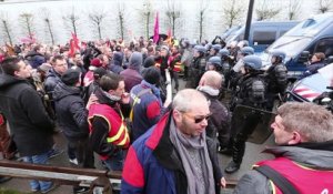 Manifestation contre la loi El Khomri à Valenciennes: dernier face à face à la fin avec les gendarmes mobiles