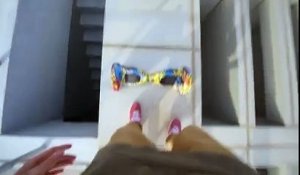 Hoverboard en haut d'une tour à Dubaï