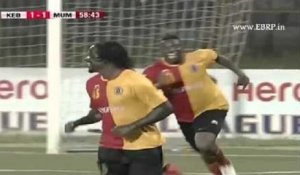 Le but de Bernard Mendy avec East Bengal contre Mumbaï (Inde)