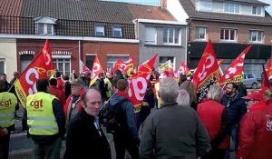 Fonderies du Nord: les trois salariés grévistes réintégrés après une forte mobilisation à Hazebrouck