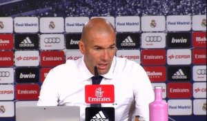34e j. - Zidane : ''Ce que fait Benzema est phénoménal''