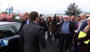 Loi Travail : Macron sifflé et interpellé par des syndicalistes en colère à Issoire