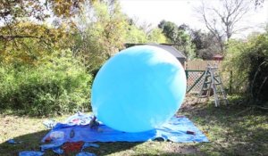 Se mettre à l'interieur d'un ballon géant et le faire exploser... Expérience douloureuse