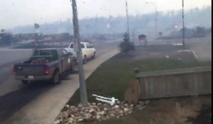 La ville de Fort McMurray ravagée par l'incendie géant au Canada