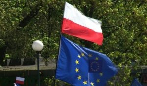 Pologne: 240.000 manifestants pour l'Europe et contre le gouvernement