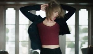 Taylor Swift : rock dance on the Darkness for AppleMusic