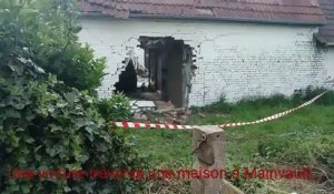 Mainvault: une voiture traverse une maison de part en part