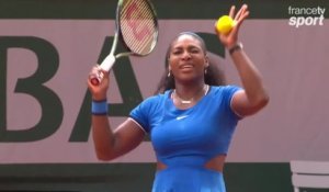 Serena Williams gênée sur son second service !