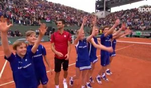 Djokovic et sa horde pour saluer le public