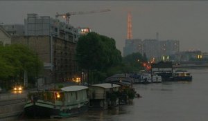 Crue de la Seine : à Paris, la galère des péniches - Le 04/06/2016 à 11h00