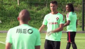 Euro 2016 : Cristiano Ronaldo rejoint la Seleçao, enfin complète