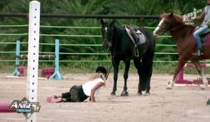 Mélanie fait une chute à cheval et se fait très mal !