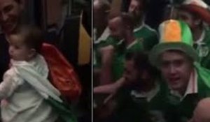 Des supporters irlandais chantent une berceuse à un bébé dans le tramway à Bordeaux