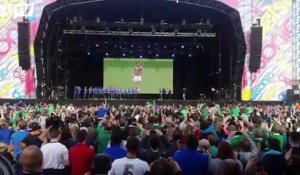 Will Grigg accueilli en héros à Belfast