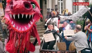 Lannion. Défilé carnaval contre la loi Travail