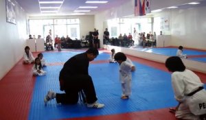 Ce jeune karateka est trop mignon