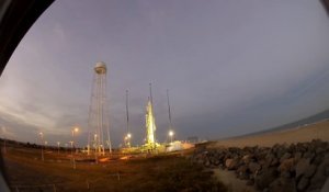 Décollage raté et explosion d'une fusée Antares filmée à la GoPro