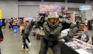 Des soldats du jeu vidéo Halo dansent au Comic Con - The Band Of The Spartans
