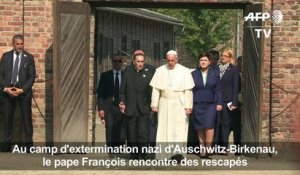 A Auschwitz-Birkenau, le pape François rencontre des rescapés